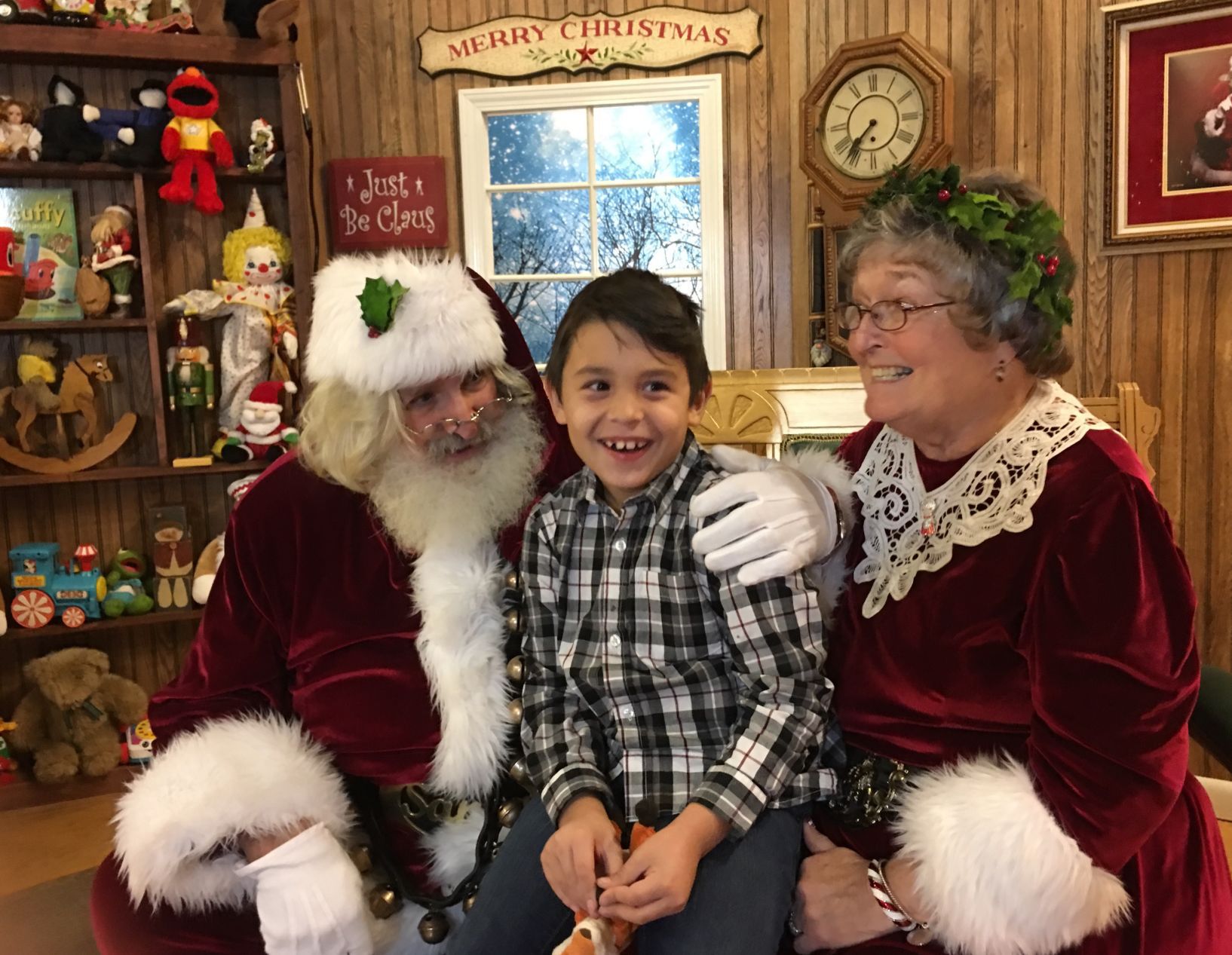 Santa and Mrs. and Aluxton